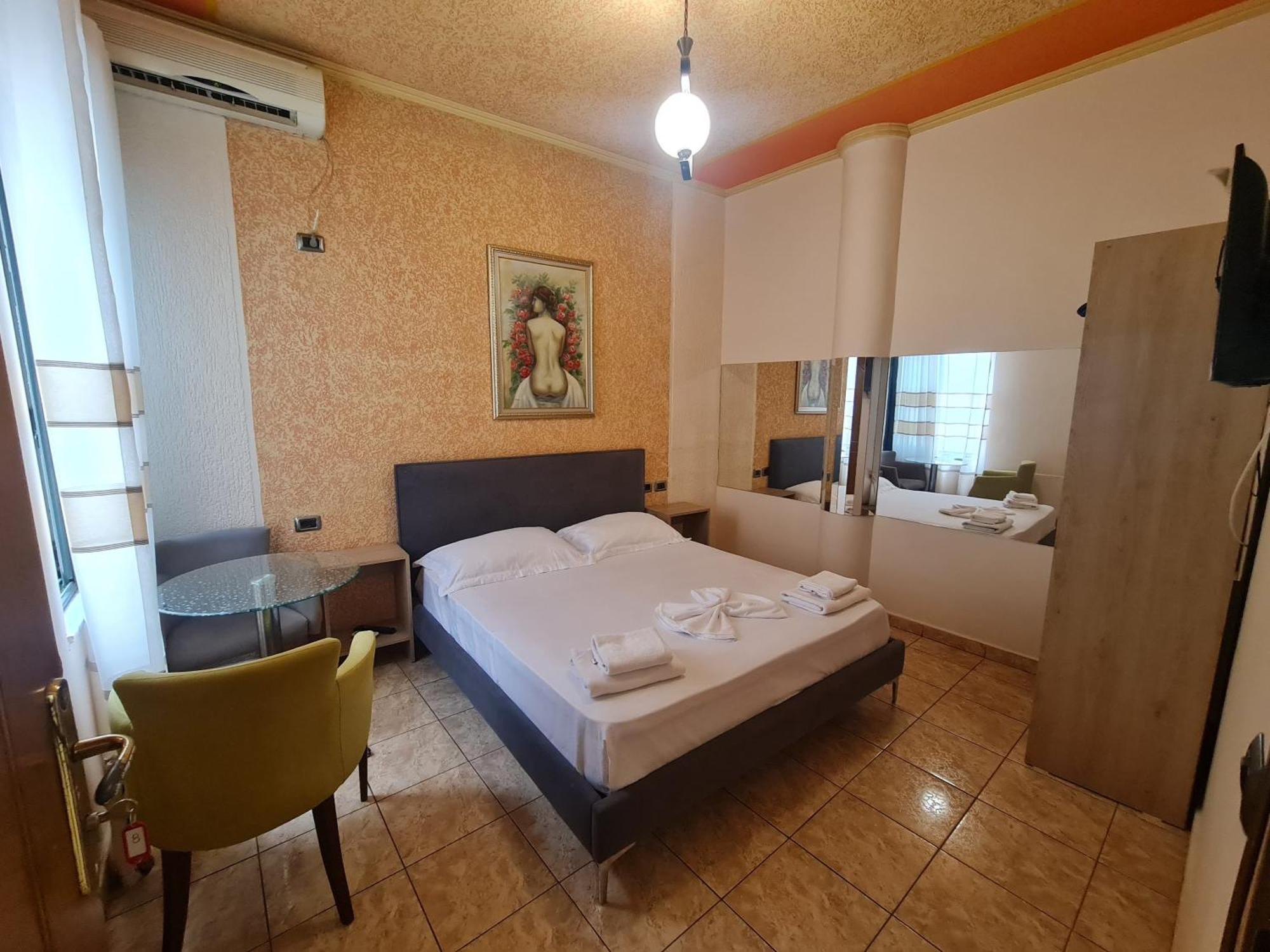Hotel Studenti Tirana Exterior foto